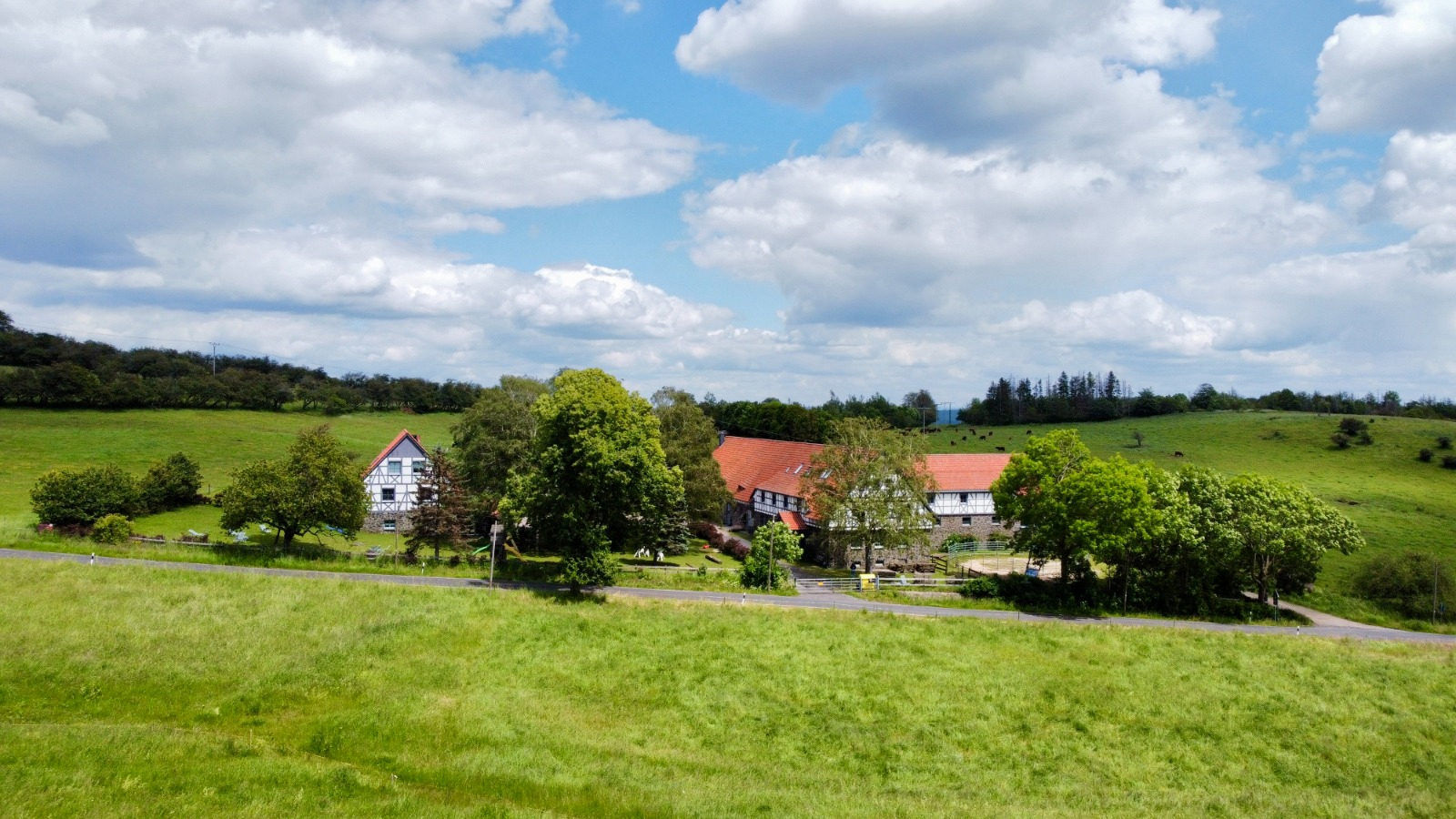 Bilck auf den Bauernhof mit den Mietwohnungen